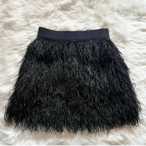 New! ALICE + OLIVIA Cina Ostrich Feather Mini Skirt - Picture 7 of 10